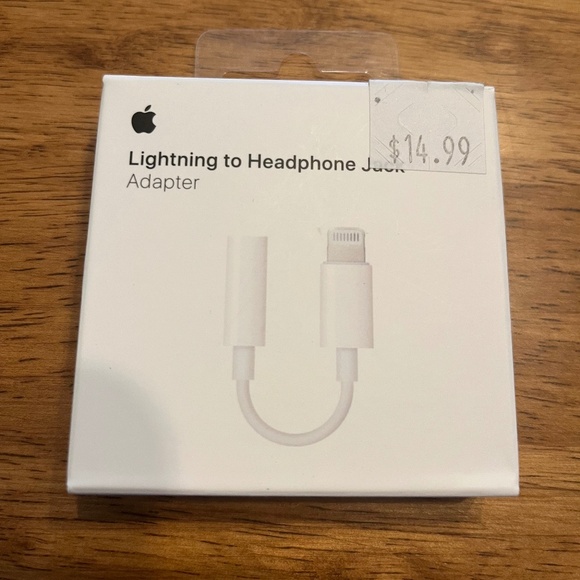 Apple Lightning to 3.5mm Headphone Jack Adapter model A1749 - Picture 1 of 6